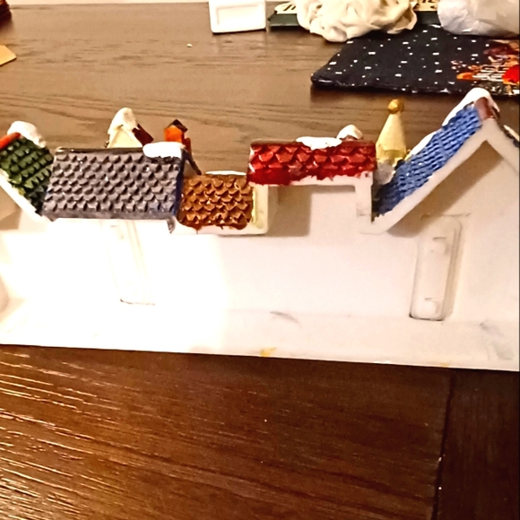 🛼Cute small village that hides a plug strip - Picture 2 of 5